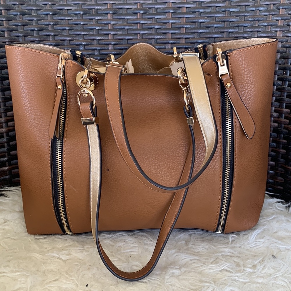 Rare Parfois Removable Zip Rounded Shoulder Bag